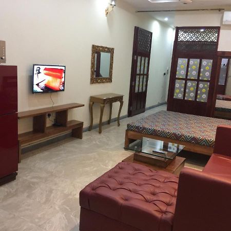 One Bed Studio Apartment Near Shaukat Khanum Lahore Exterior foto